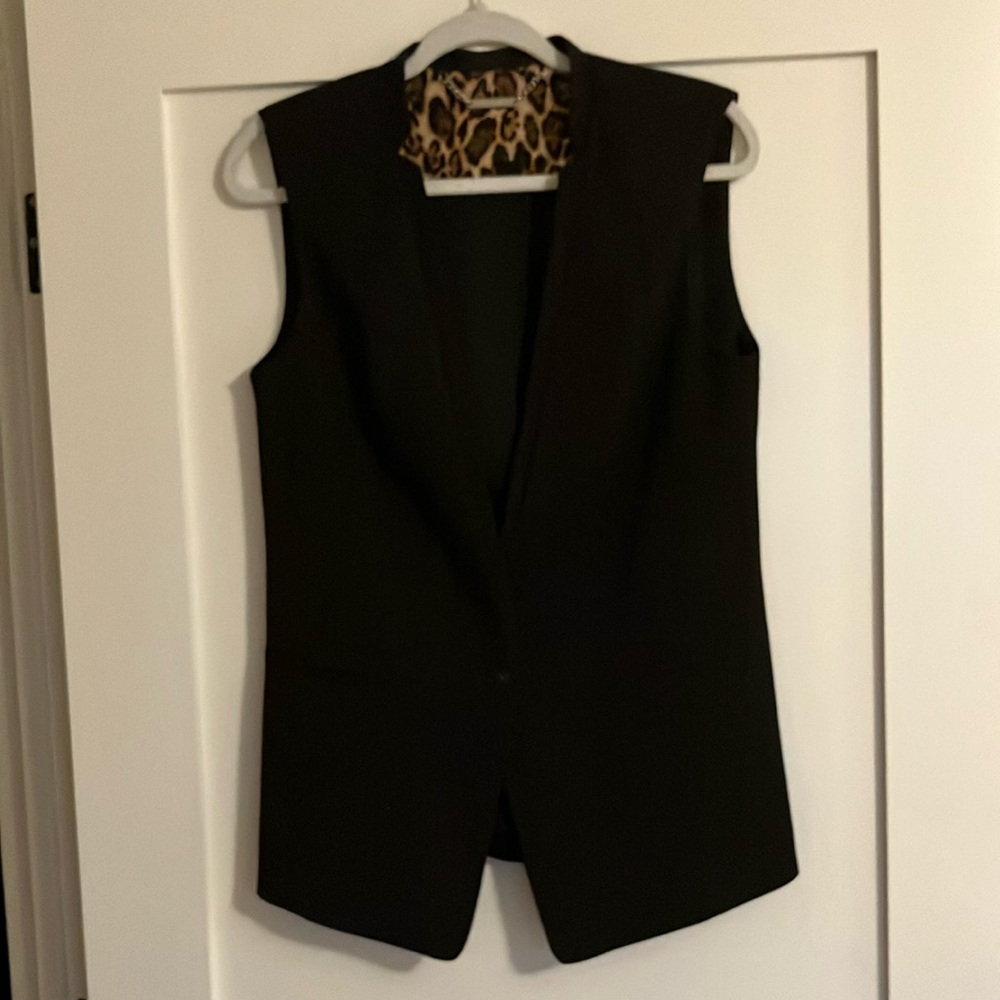 Awesome White House black market one button vest -size 6